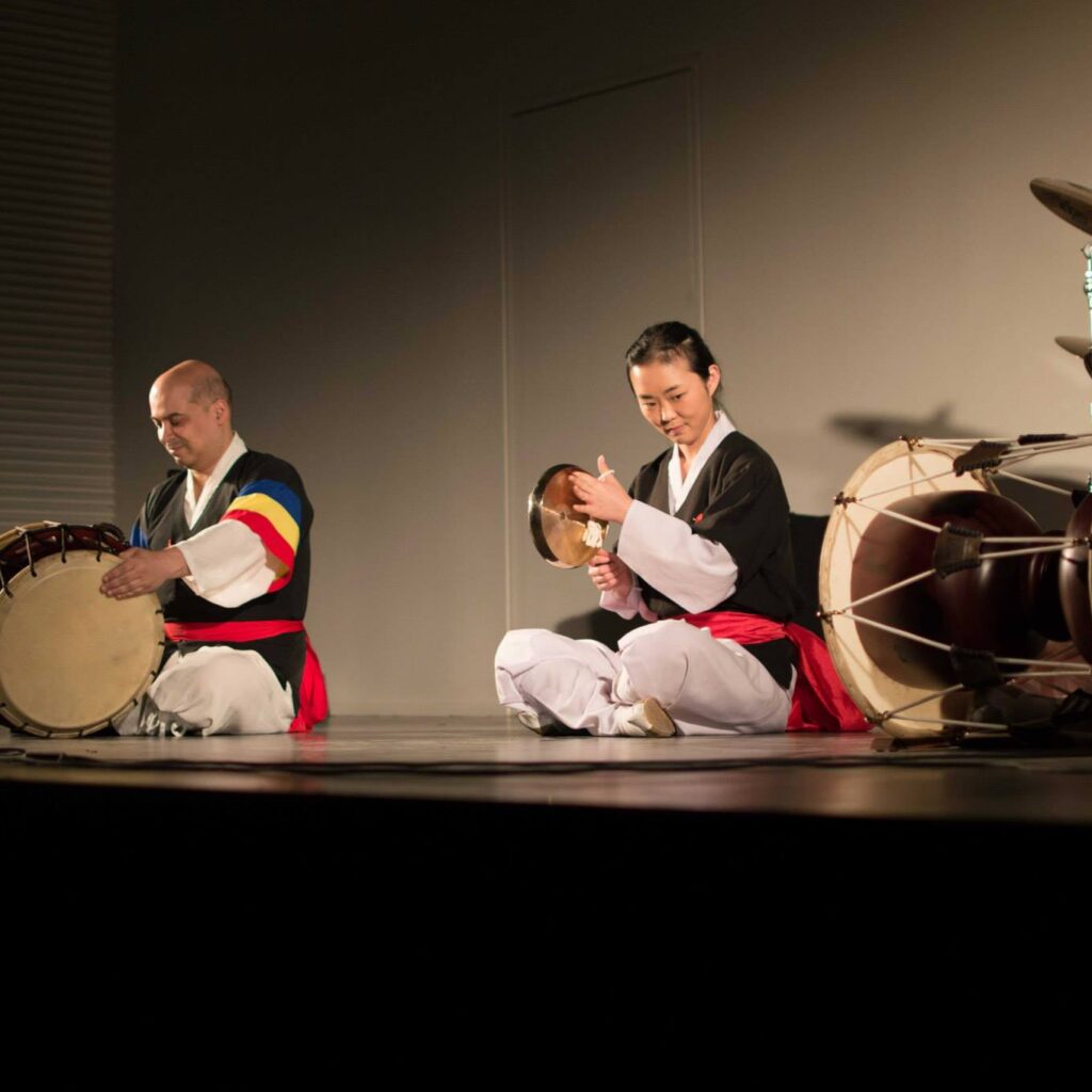 Wol-Yo-Il Samulnori 4